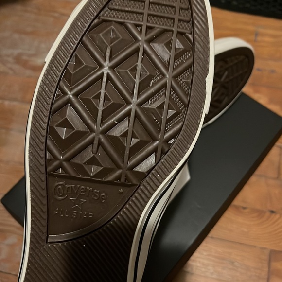 Converse - Picture 3 of 5